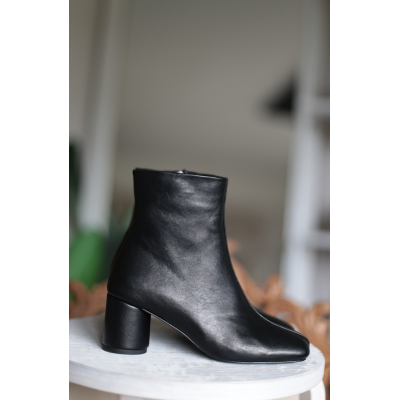 SİLİNDİR ÖKÇE SİYAH BOT 6CM.